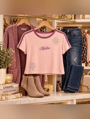 Messy Bun Just Chillin Malibu Rhinestone Hibiscus Crop Top Pink Junior L NWT